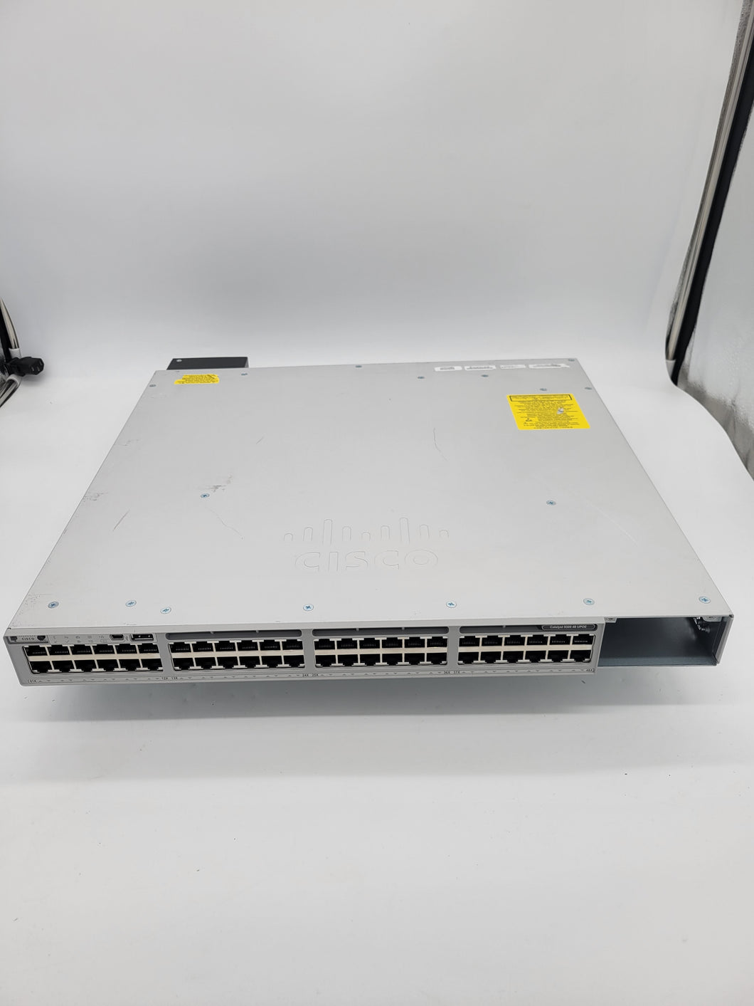 Cisco -USED- C9300-48U-A Cisco Catalyst 9300 48-Port UPOE Switch