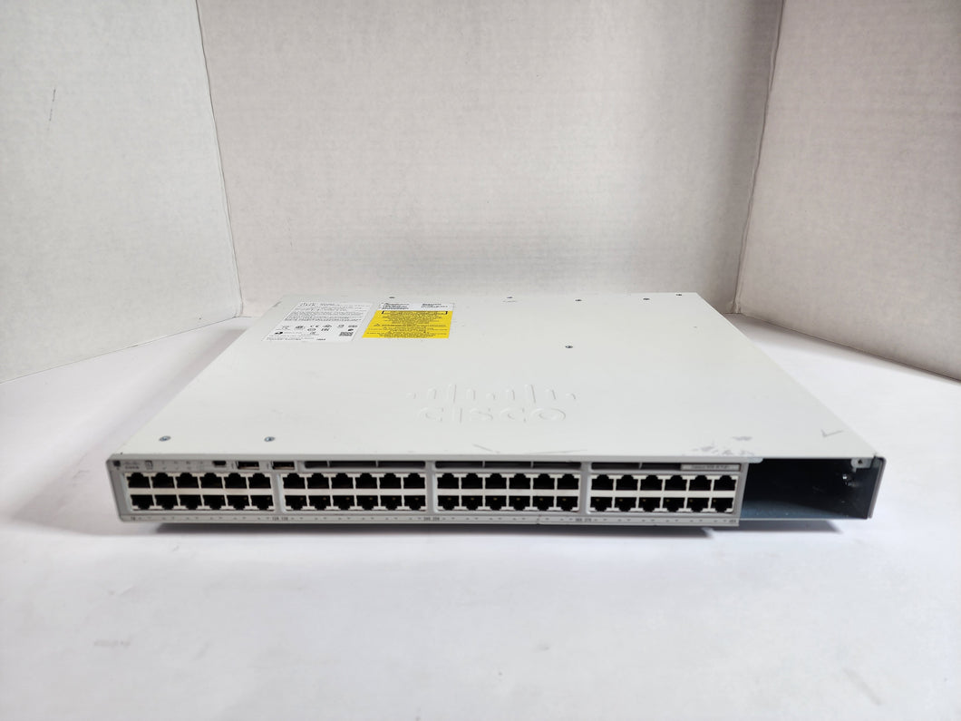 CISCO -USED- C9200-48P-E 48-port PoE+, Network Essentials