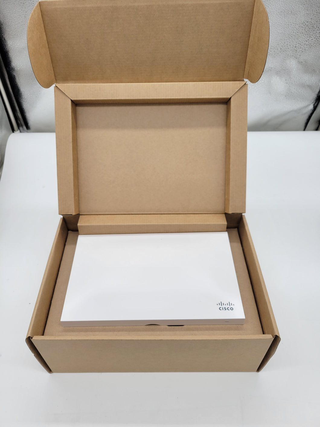 CISCO-MERAKI MR74-HW -NEW IN BOX- UNCLAIMED DUAL-BAND CLOUD MANAGMENT WIRELESS ACCESS POINT